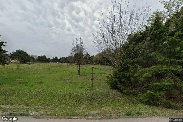 12 Winston Drive, DeSoto, TX 75115