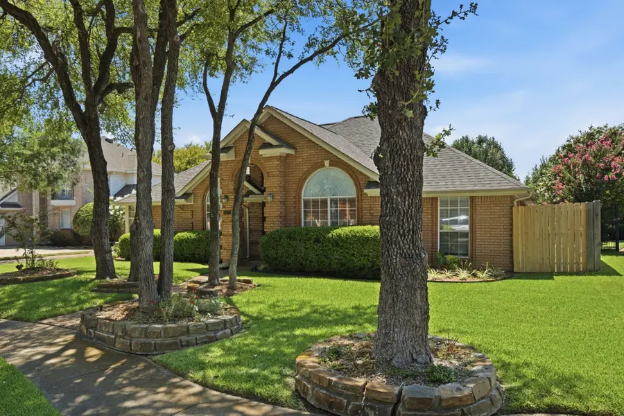 8417 Castle Creek Road, North Richland Hills, TX 76182 - #2
