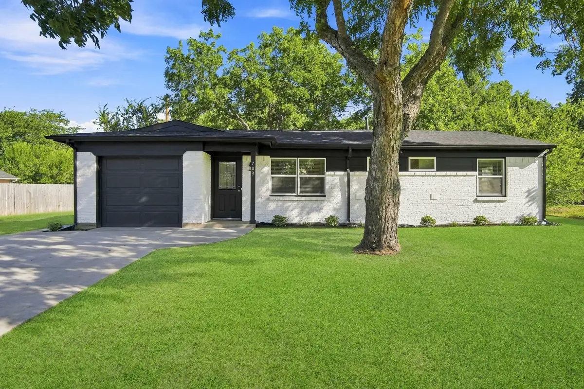 703 Casa Linda Street, Ennis, TX 75119 - #1