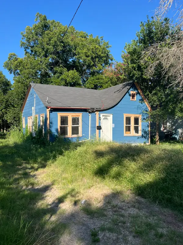 208 N Lumpkin Street, Mart, TX 76664