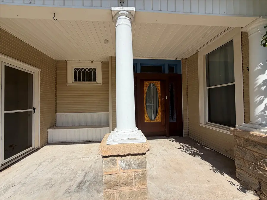 301 N Pettit, Throckmorton, TX 76483 - #3