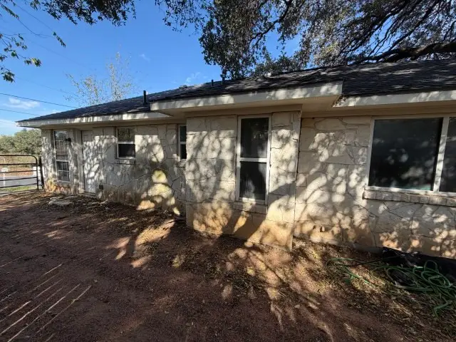 207 S Creek Street, Fredericksburg, TX 78624 - #2