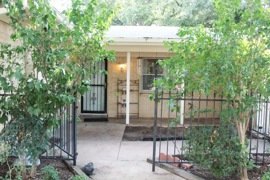 1210 Cozby Street S, Benbrook, TX 76126 - #2