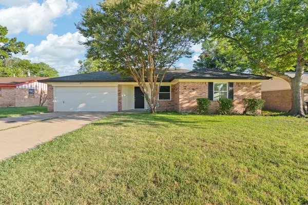 1206 Hemphill Drive, Cleburne, TX 76033