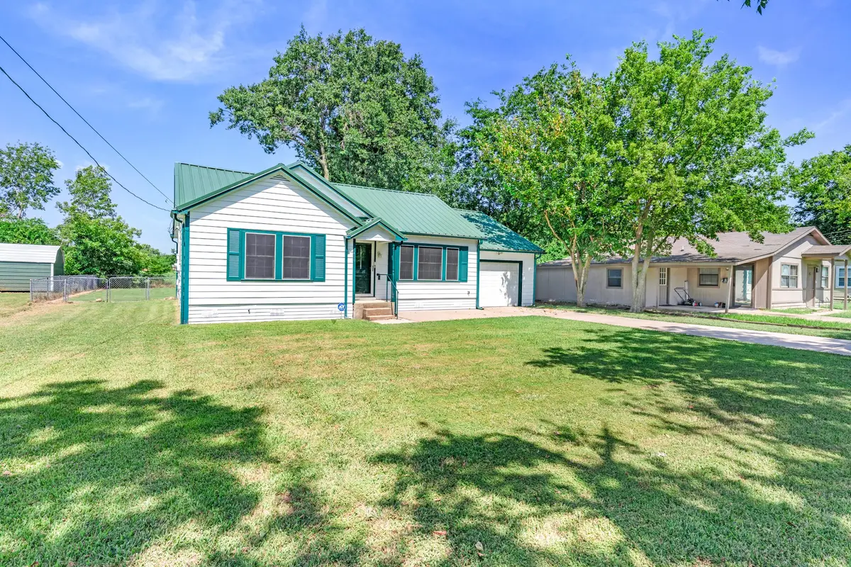 1409 Cedar Street, Bonham, TX 75418 - #1