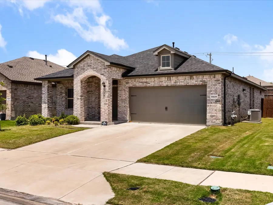 9620 Hickory Knob Drive, Fort Worth, TX 76108 - #2