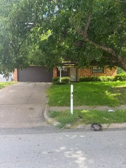 1305 W Bruton Road, Mesquite, TX 75149