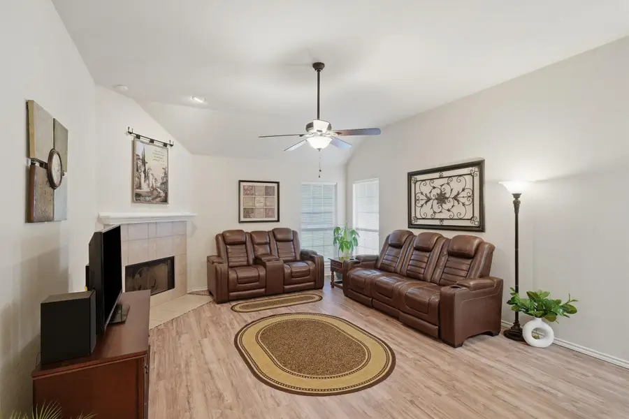 1400 Spanish Trail Drive, Granbury, TX 76048 - #3