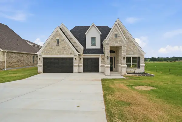 672 Jennings Lane, Azle, TX 76020