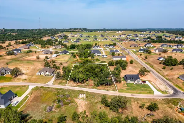 10004 Valley Oak Court, Springtown, TX 76082