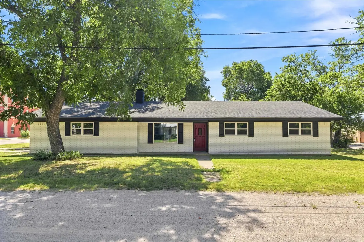 209 S Austin Street, De Leon, TX 76444 - #1
