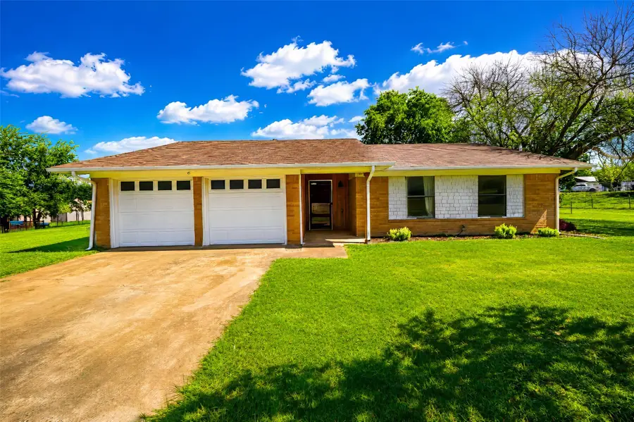 2102 Hill Top Circle, Weatherford, TX 76085 - #2