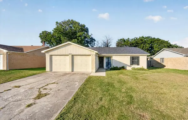 1200 E Georgian Road, Saginaw, TX 76179