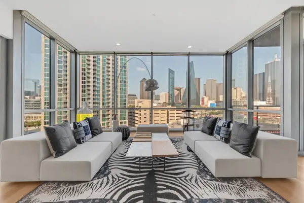 2200 Victory Avenue, Dallas, TX 75219