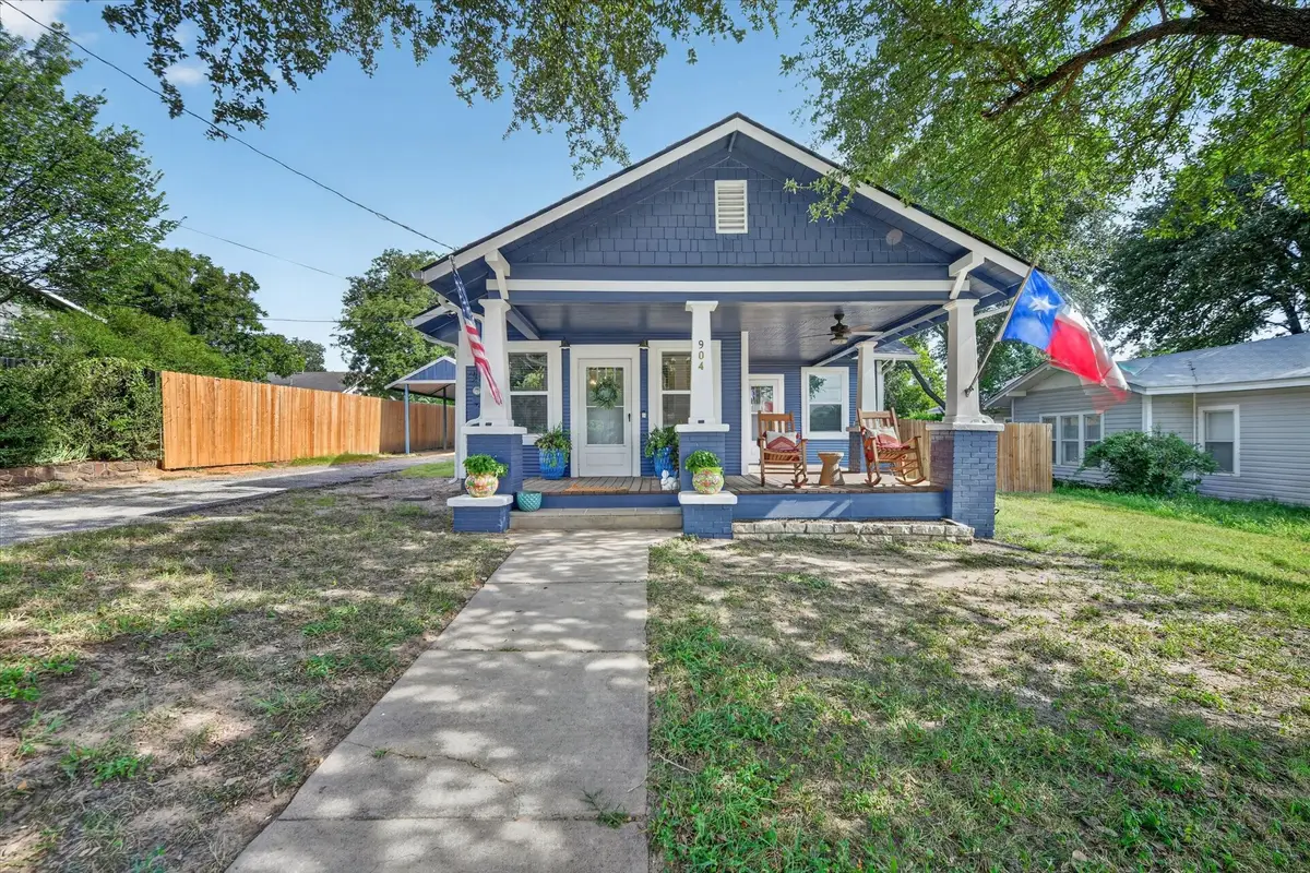 904 W Spring Street, Weatherford, TX 76086 - #1