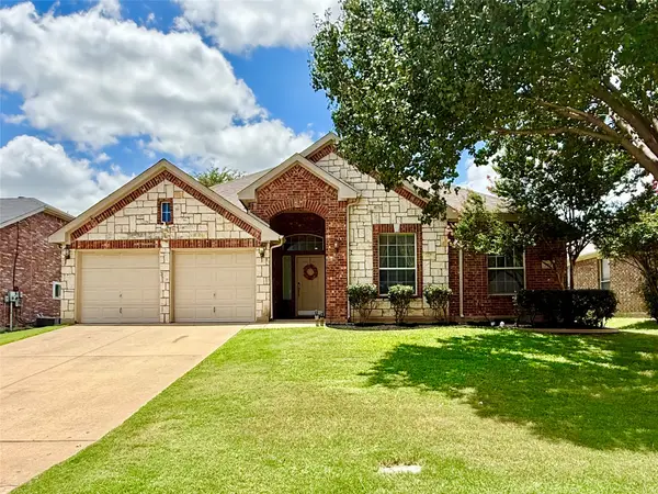 703 Fannin Lane, Mansfield, TX 76063