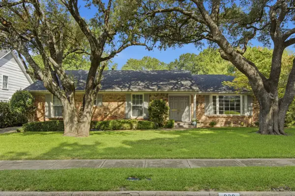 939 Blue Lake Circle, Richardson, TX 75080