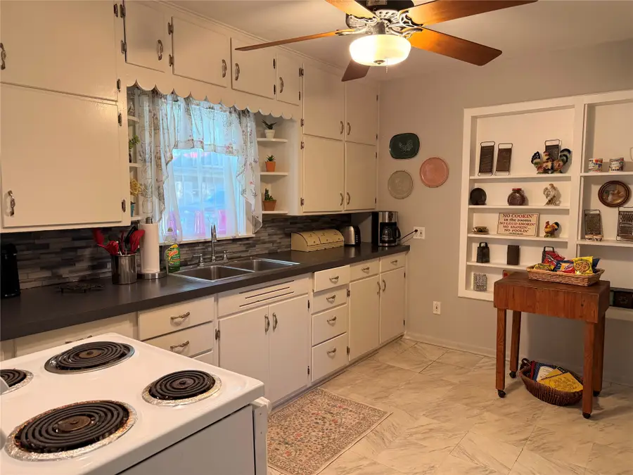 1634 Sandefer Street, Abilene, TX 79601 - #3