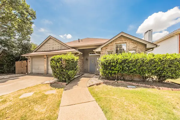 4631 Essex Drive, Grand Prairie, TX 75052