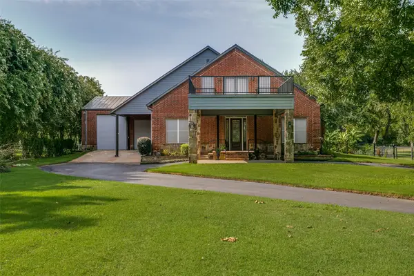 1290 Fox Lane, Burleson, TX 76028