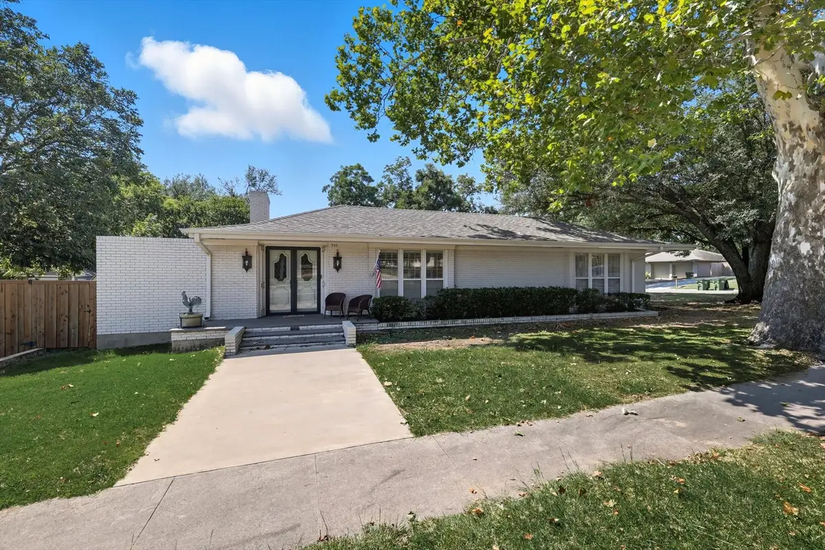 300 E Main Street, Whitesboro, TX 76273 - #1