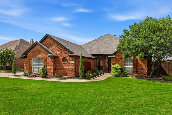 115 Honeysuckle Drive, Justin, TX 76247