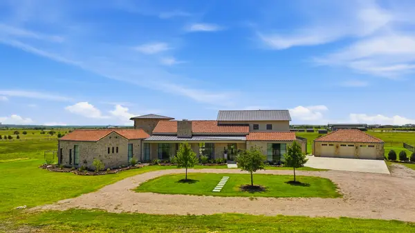 11802 E Rocky Creek Road, Crowley, TX 76036