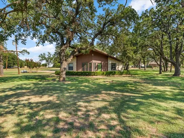 474 Trussell Drive, Springtown, TX 76082