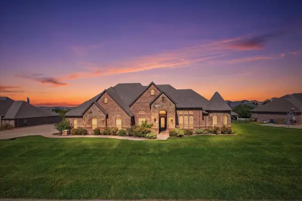 12408 Villa Milano Drive, Fort Worth, TX 76126
