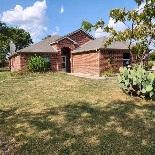 1209 Sherman Street, Tioga, TX 76271
