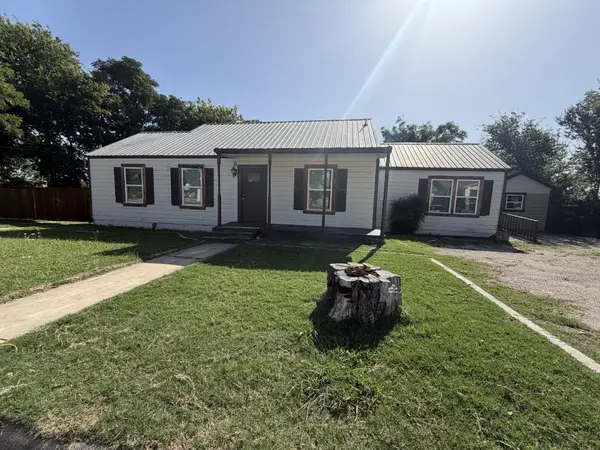 103 S Walnut Street, Lampasas, TX 76550