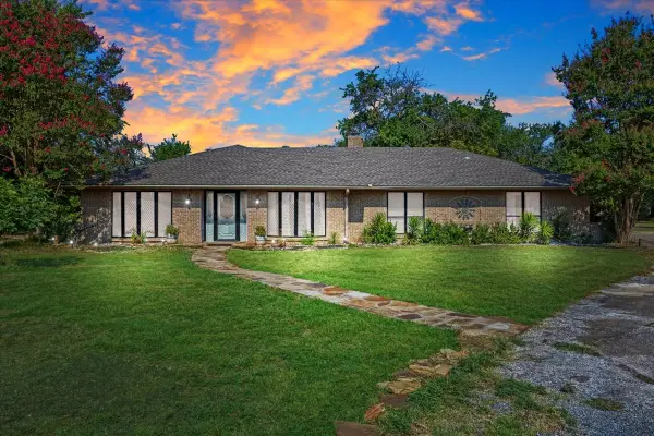 110 Bois D Arc Street, Tom Bean, TX 75491