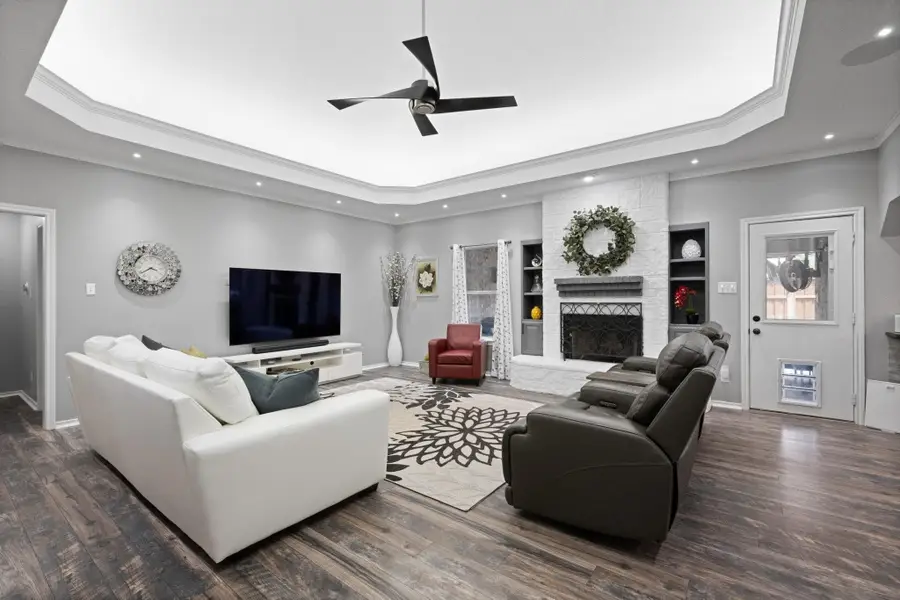 425 Sherwood Court, Burleson, TX 76028 - #3