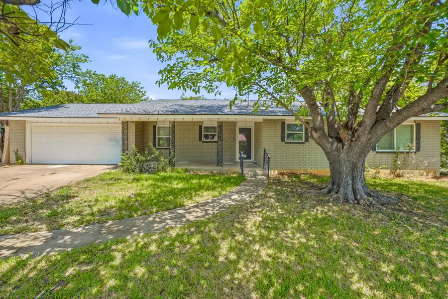 1085 W Park Street, Stephenville, TX 76401 - #2