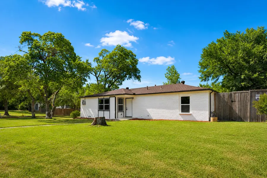 5001 Meadowbrook Drive, Fort Worth, TX 76103 - #3