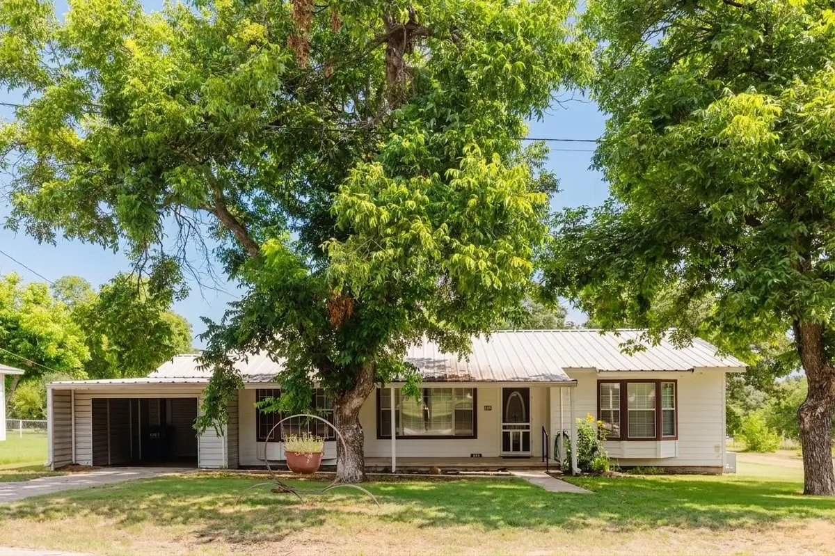 649 E Short Avenue, De Leon, TX 76444 - #1