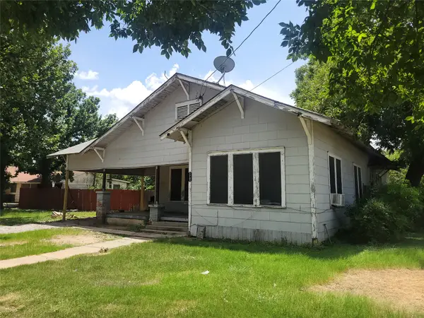 1701 6th Street, Brownwood, TX 76801