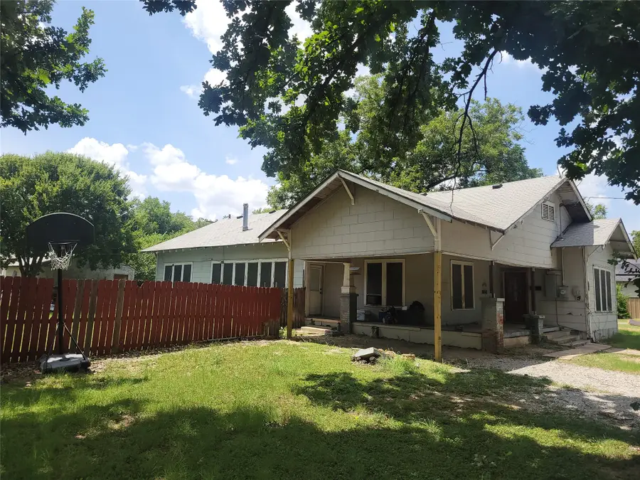 1701 6th Street, Brownwood, TX 76801 - #3
