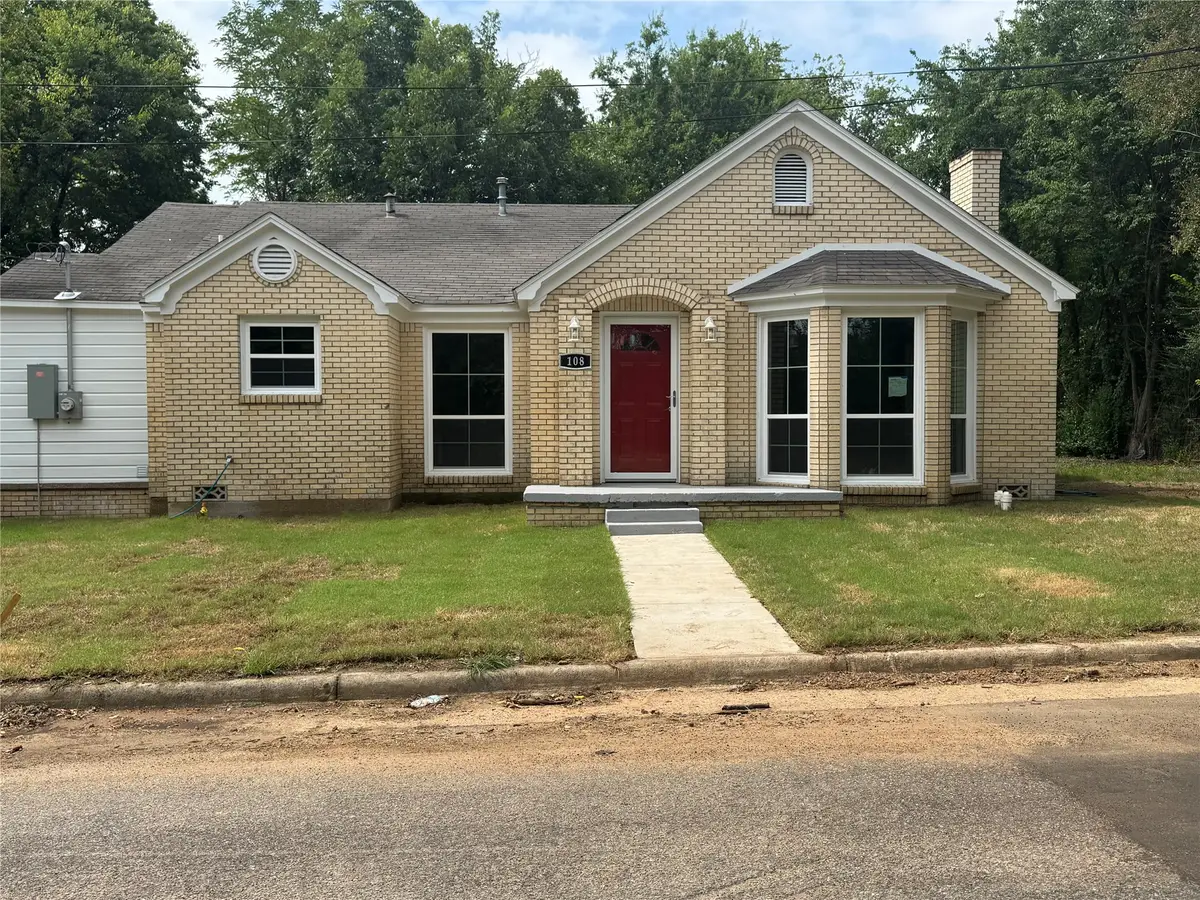 108 California Street E, Sulphur Springs, TX 75482 - #1