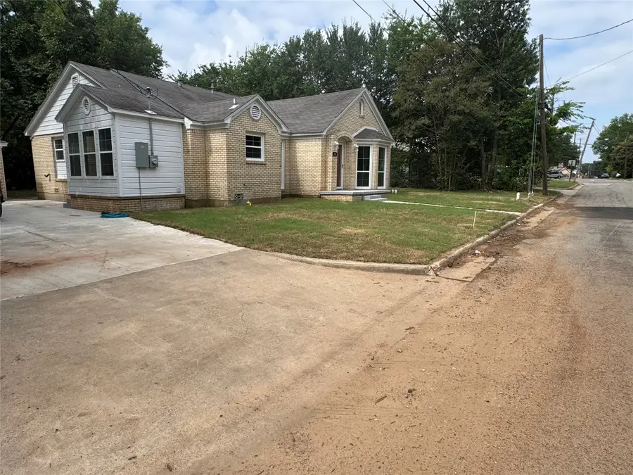 108 California Street E, Sulphur Springs, TX 75482 - #2