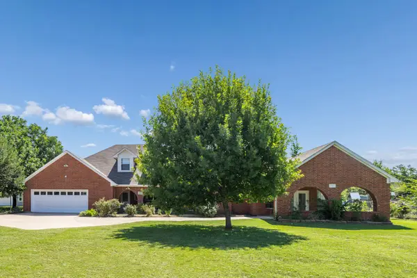 2412 Chickering Road, Cleburne, TX 76031