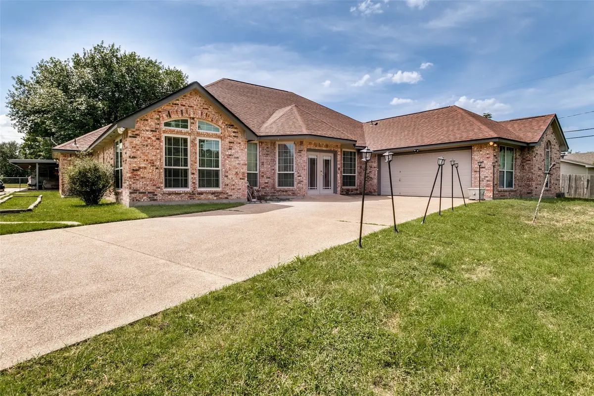 1425 Tobie Layne Street, Benbrook, TX 76126 - #1