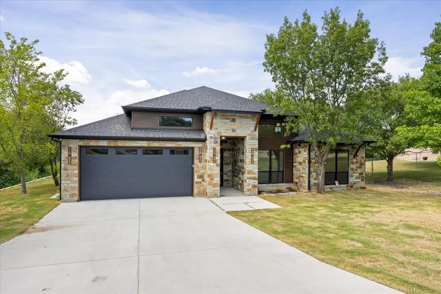 210 Knob Hill Drive, Granbury, TX 76048 - #2