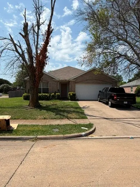 822 Breton Drive, Glenn Heights, TX 75154