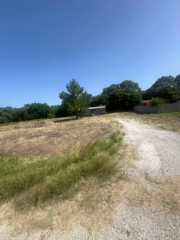 101 Brook Court, Springtown, TX 76082
