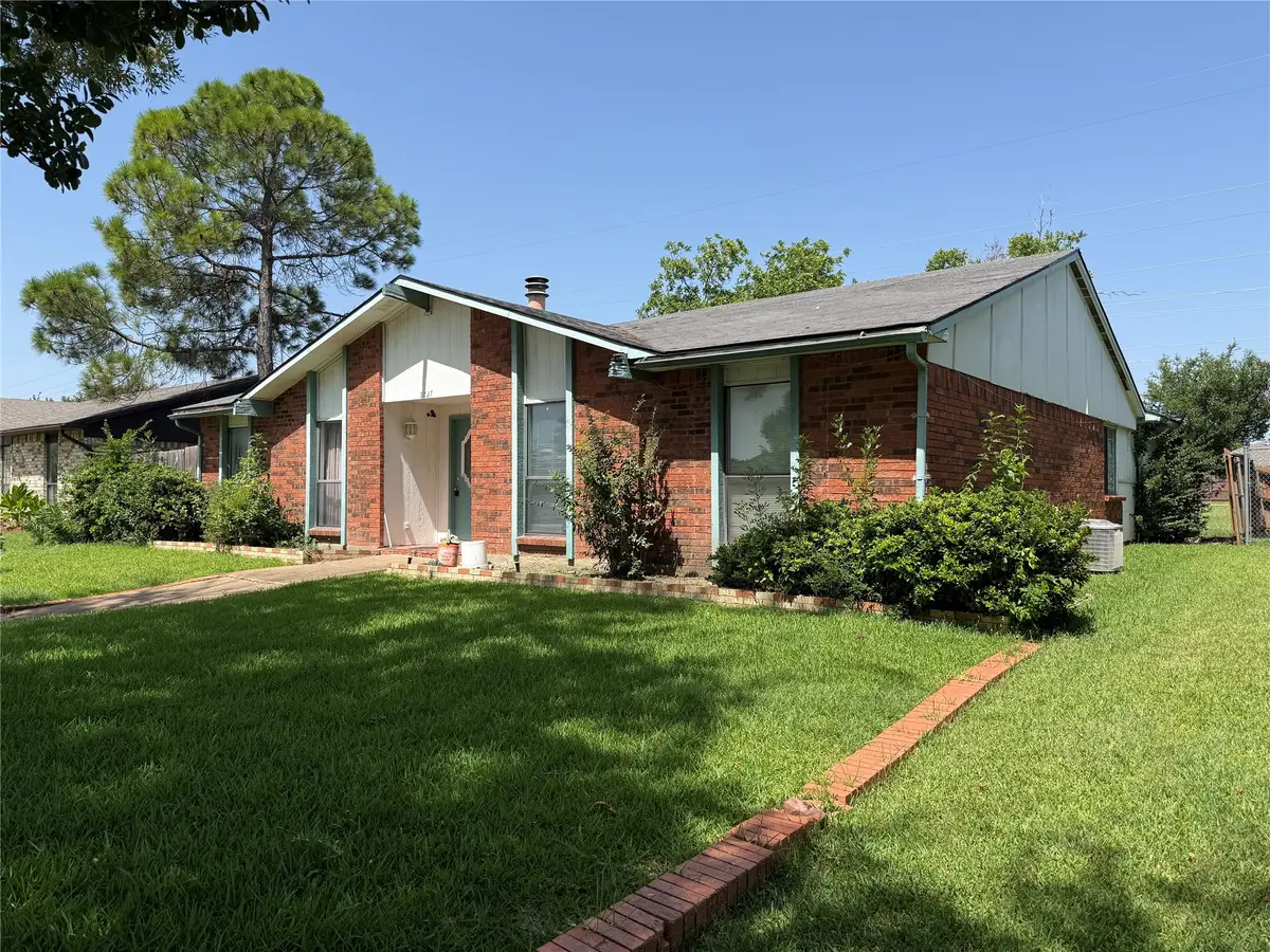 3527 Longcourt Circle, Mesquite, TX 75150 - #1