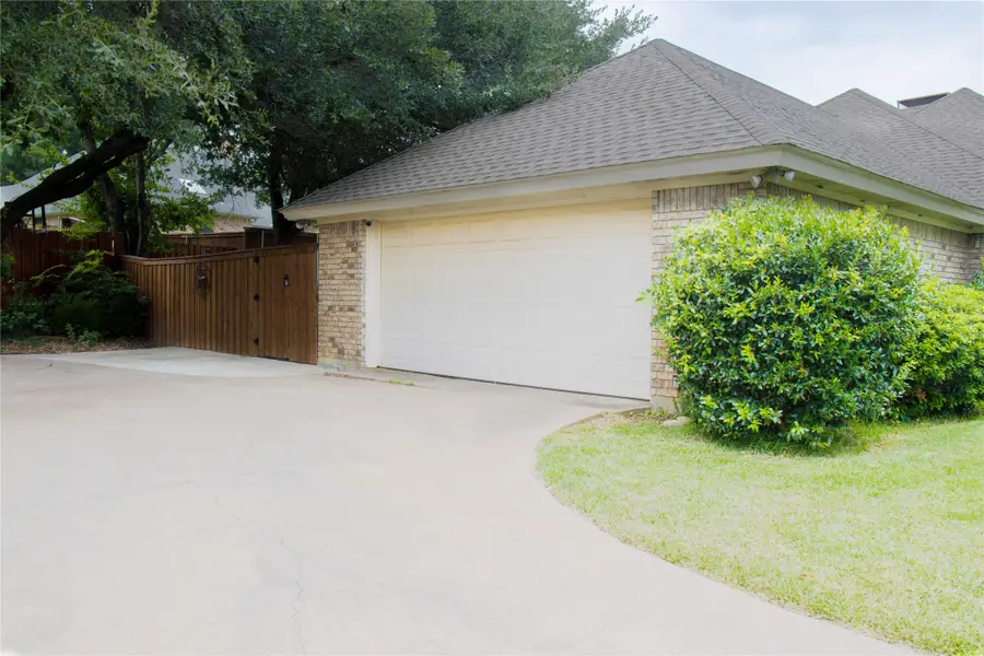 3641 Green Hollow Drive, Grand Prairie, TX 75052 - #3
