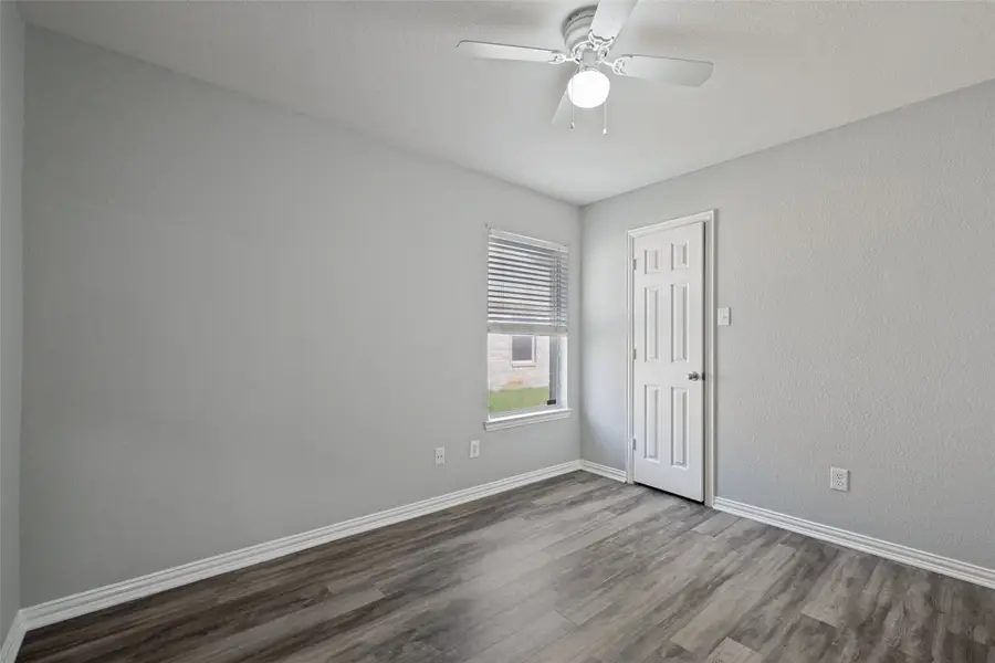 1351 Clearwater Drive, Grand Prairie, TX 75052 - #3