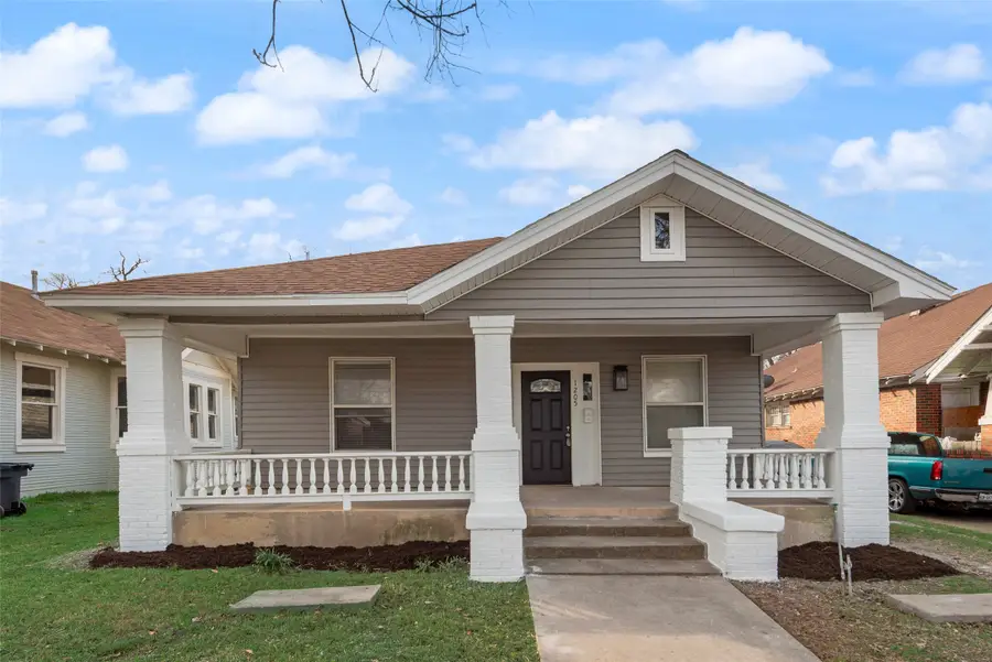 1205 W Arlington Avenue, Fort Worth, TX 76110 - #2