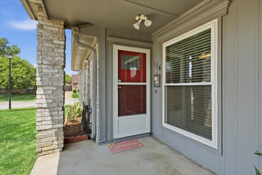 114 Glade Shadow Drive, Euless, TX 76039 - #2